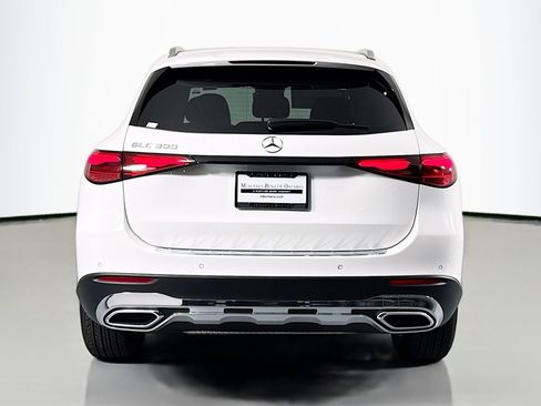 New 2026 Mercedes-Benz GLC 300 image 3