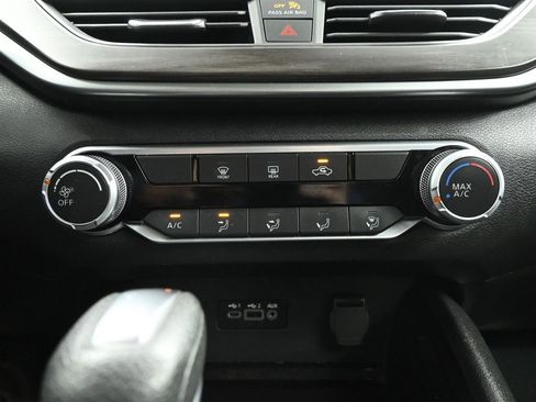 Used 2024 Nissan Altima 2.5 SV image 24