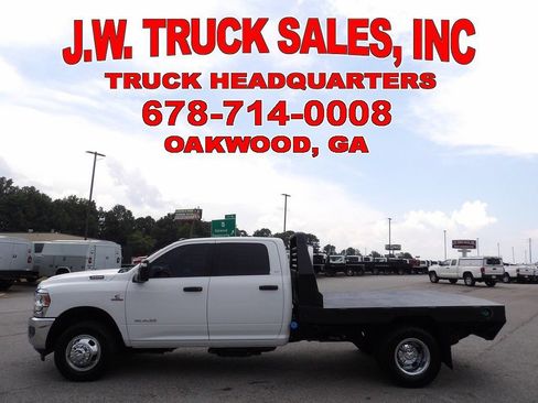 Used 2024 RAM 3500 SLT w/ Quick Order Package 2YG SLT AWD/4WD image 2