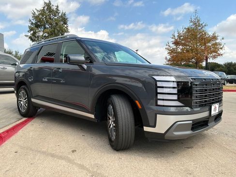 Used 2026 Hyundai Palisade SEL FWD image 4
