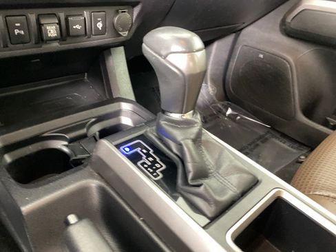 Certified 2022 Toyota Tacoma Limited image 23