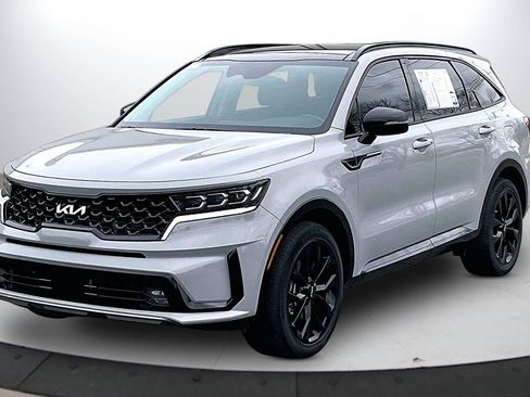 Used 2023 Kia Sorento SX image 4