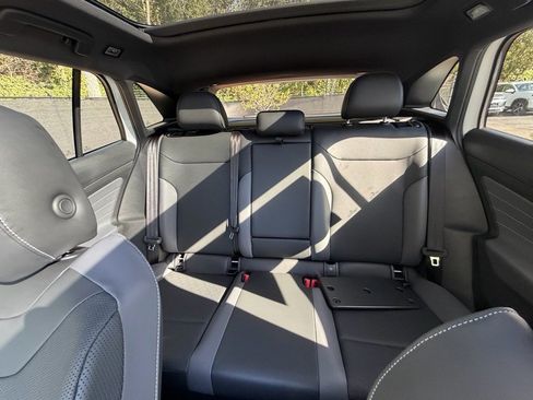 New 2025 Volkswagen ID.4 Pro S image 34