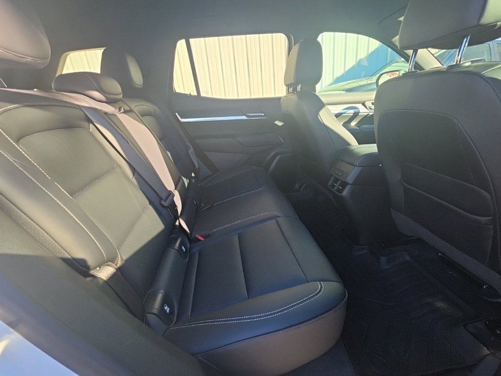 Used 2025 GMC Terrain Elevation w/ Elevation Premium Package AWD/4WD image 22