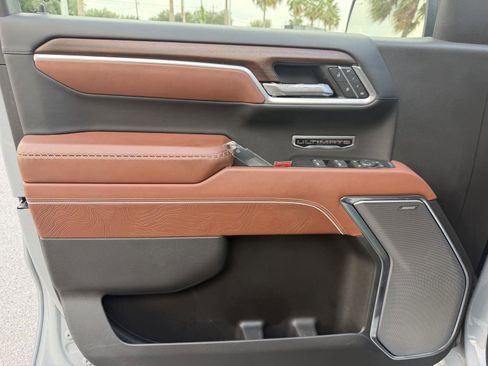 Used 2025 GMC Sierra 1500 Denali Ultimate image 12