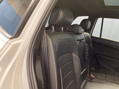 Used 2022 Volkswagen Tiguan SEL R-Line image 39