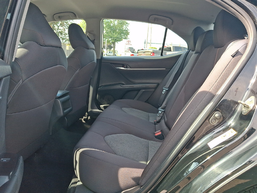 Certified 2018 Toyota Camry LE FWD image 10