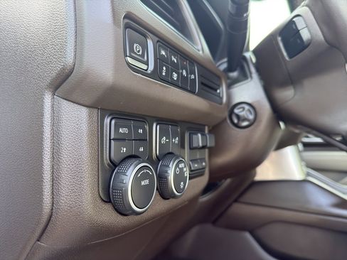 Used 2022 Chevrolet Tahoe LT w/ Luxury Package image 14