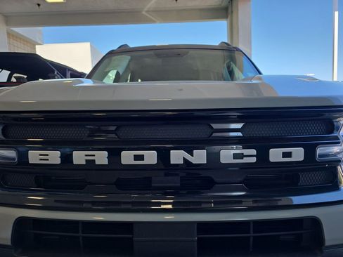 Used 2022 Ford Bronco Sport Outer Banks w/ Tech Package AWD/4WD image 32