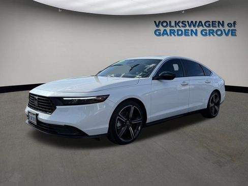 Used 2023 Honda Accord Sport image 3