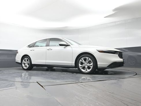 Certified 2023 Honda Accord LX image 33