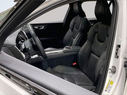 Certified 2024 Volvo V60 B5 Cross Country Ultimate w/ Protection Package Premier image 26