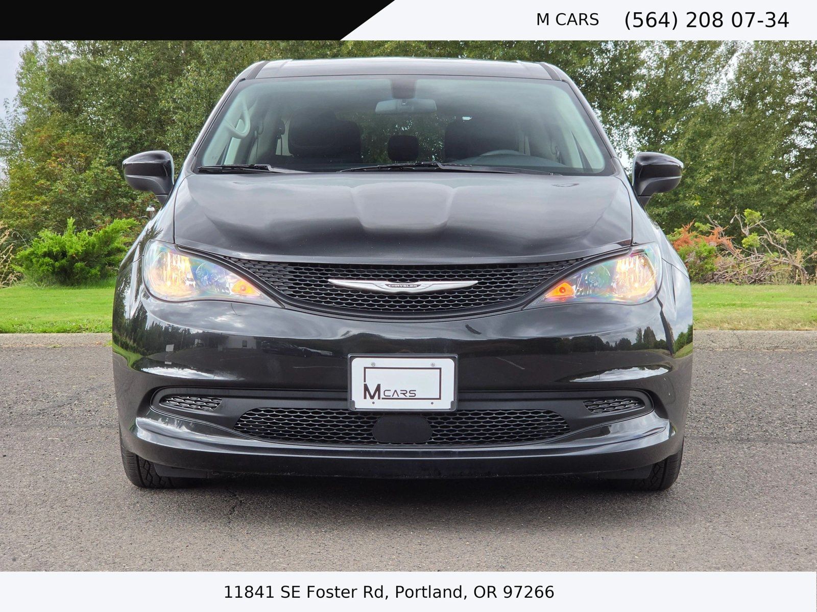 Used 2022 Chrysler Voyager LX FWD image 3