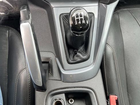 Used 2012 Ford Focus Titanium FWD image 19