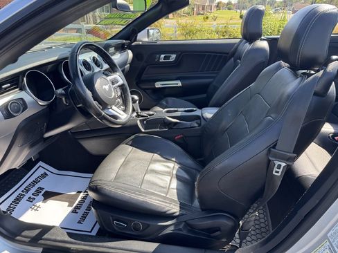 Used 2018 Ford Mustang Premium RWD image 8