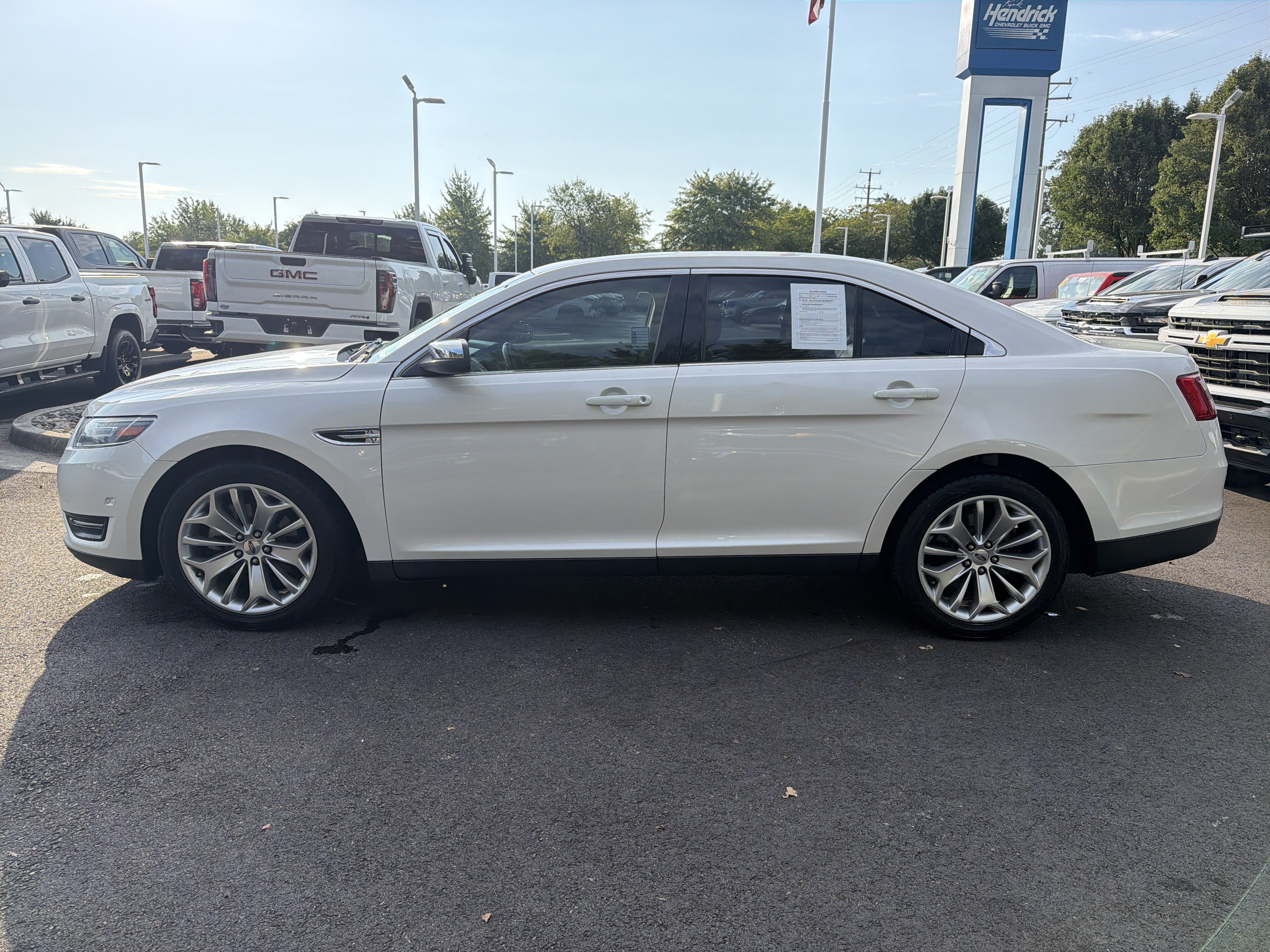 Used 2018 Ford Taurus Limited w/ Driver Assist Package FWD image 7