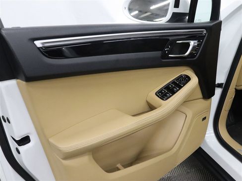 Used 2017 Porsche Macan S AWD/4WD image 15