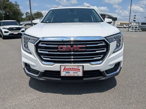 Used 2024 GMC Terrain SLT AWD/4WD image 9