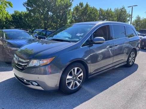 Used 2016 Honda Odyssey Touring Elite image 3