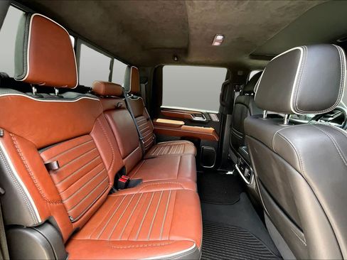 Used 2024 GMC Sierra 3500 Denali Ultimate AWD/4WD image 20