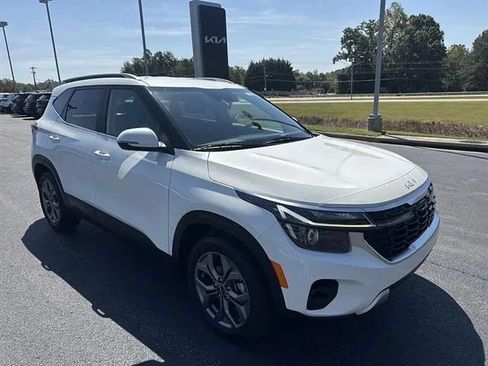 Certified 2024 Kia Seltos S FWD image 1