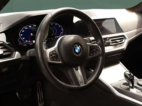 Used 2020 BMW 330i Sedan w/ M Sport Package RWD image 30