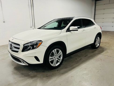 Used 2016 Mercedes-Benz GLA 250 4MATIC image 2