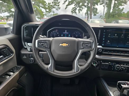 Used 2024 Chevrolet Silverado 1500 LTZ AWD/4WD image 13