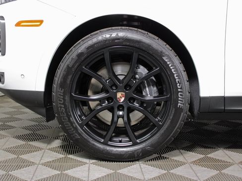 New 2026 Porsche Cayenne image 39