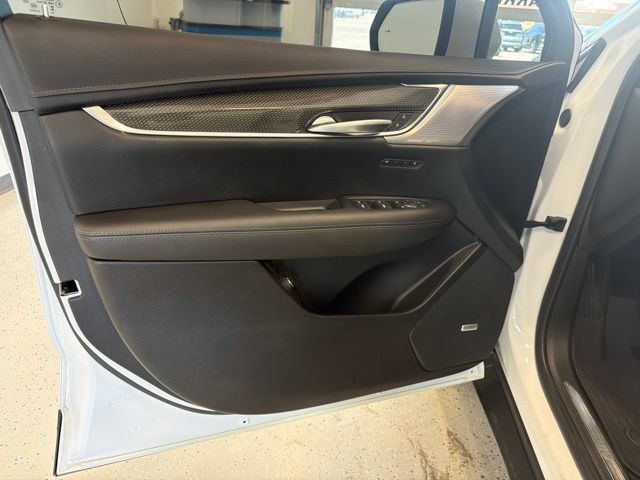 Used 2023 Cadillac XT5 Sportv w/ Technology Package AWD/4WD image 44