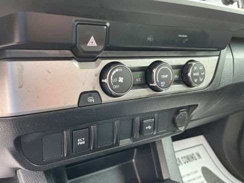 Used 2022 Toyota Tacoma SR w/ SR Convenience Package RWD image 16