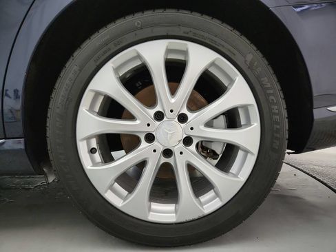 Used 2017 Mercedes-Benz E 300 4MATIC image 34