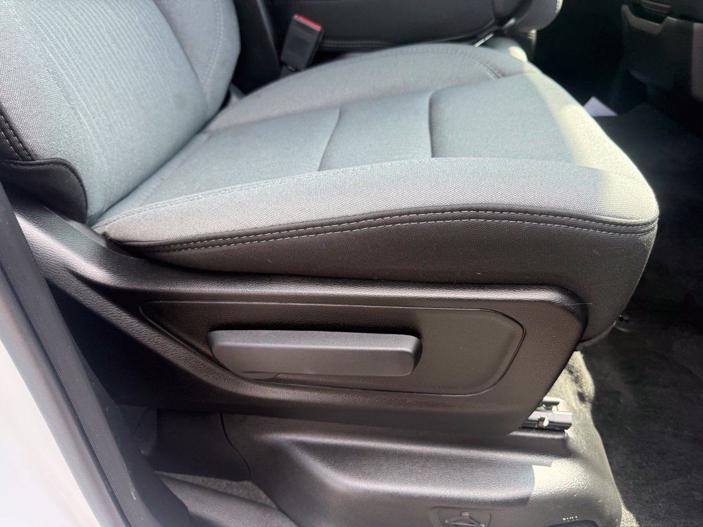 Used 2022 RAM 1500 Big Horn AWD/4WD image 58