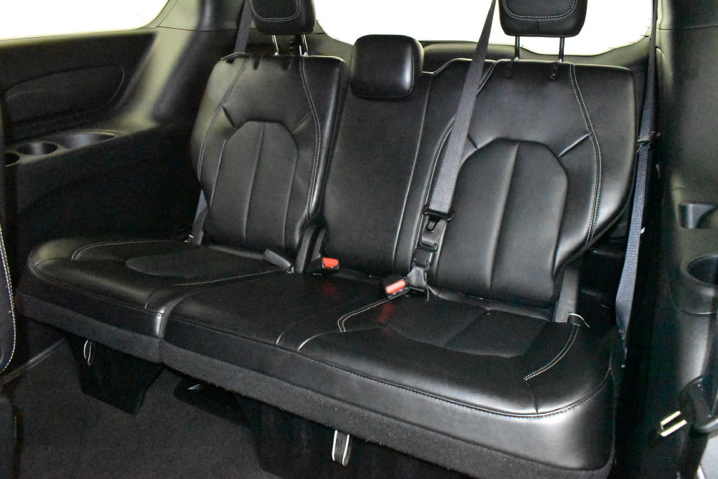 Used 2025 Chrysler Pacifica Select FWD image 32