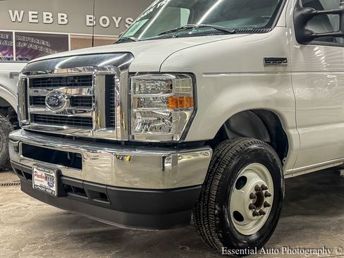 Used 2024 Ford E-350 and Econoline 350 Super Duty w/ Power Windows & Locks Group image 4