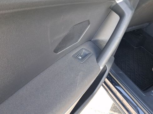 Used 2018 Volkswagen Tiguan S FWD image 25