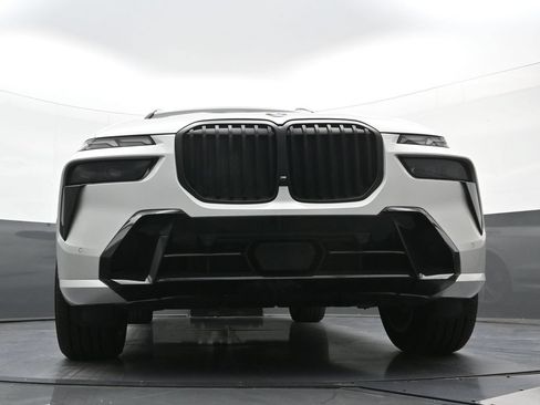Used 2026 BMW X7 xDrive40i w/ M Sport Package AWD/4WD image 25