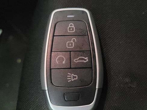 Used 2020 Jeep Renegade Altitude FWD image 32