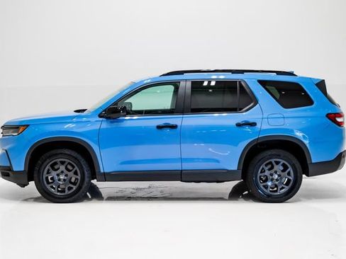 Used 2025 Honda Pilot TrailSport image 32