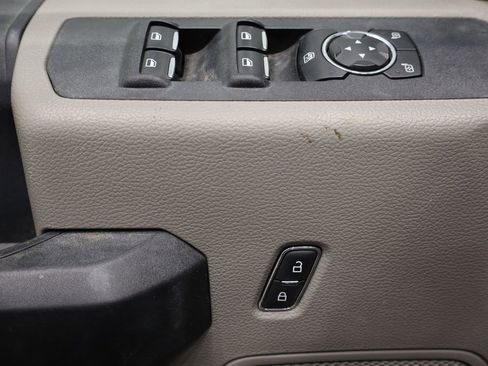 Used 2018 Ford F550 2WD Crew Cab Super Duty image 16