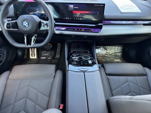 Used 2024 BMW i5 M60 w/ Premium Package image 17