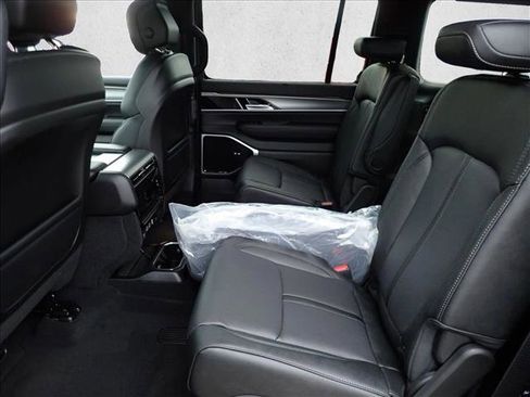 New 2026 Jeep Grand Wagoneer Limited image 10