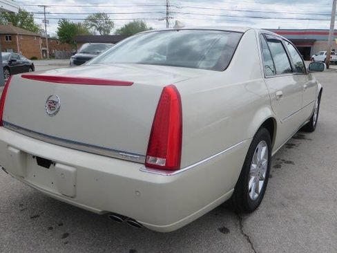 Used 2010 Cadillac DTS Luxury FWD image 42