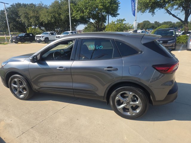 Used 2025 Ford Escape ST-Line Select AWD/4WD image 5