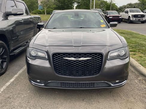 Used 2016 Chrysler 300 S w/ 300S Premium Group RWD image 2