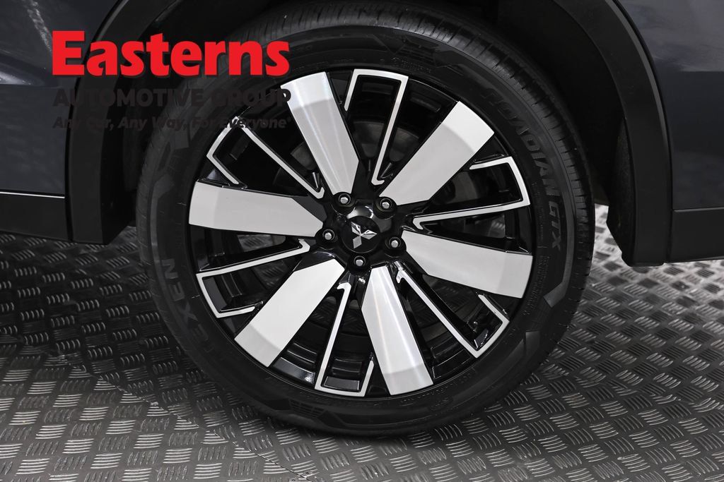 Used 2025 Mitsubishi Outlander SE AWD/4WD image 34