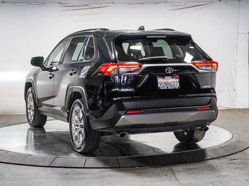 Certified 2021 Toyota RAV4 Limited FWD image 3