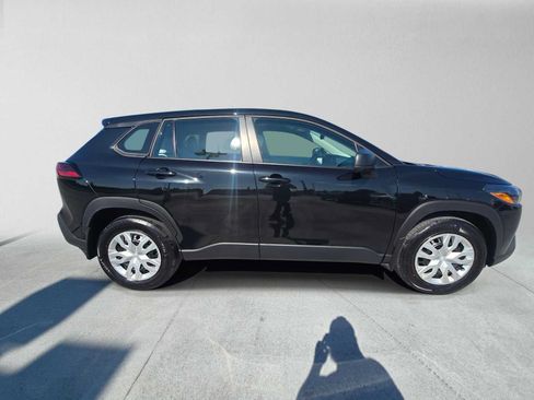 Used 2026 Toyota Corolla Cross L AWD/4WD image 2