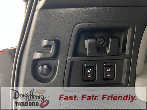 Used 2011 Toyota Sequoia Platinum image 40