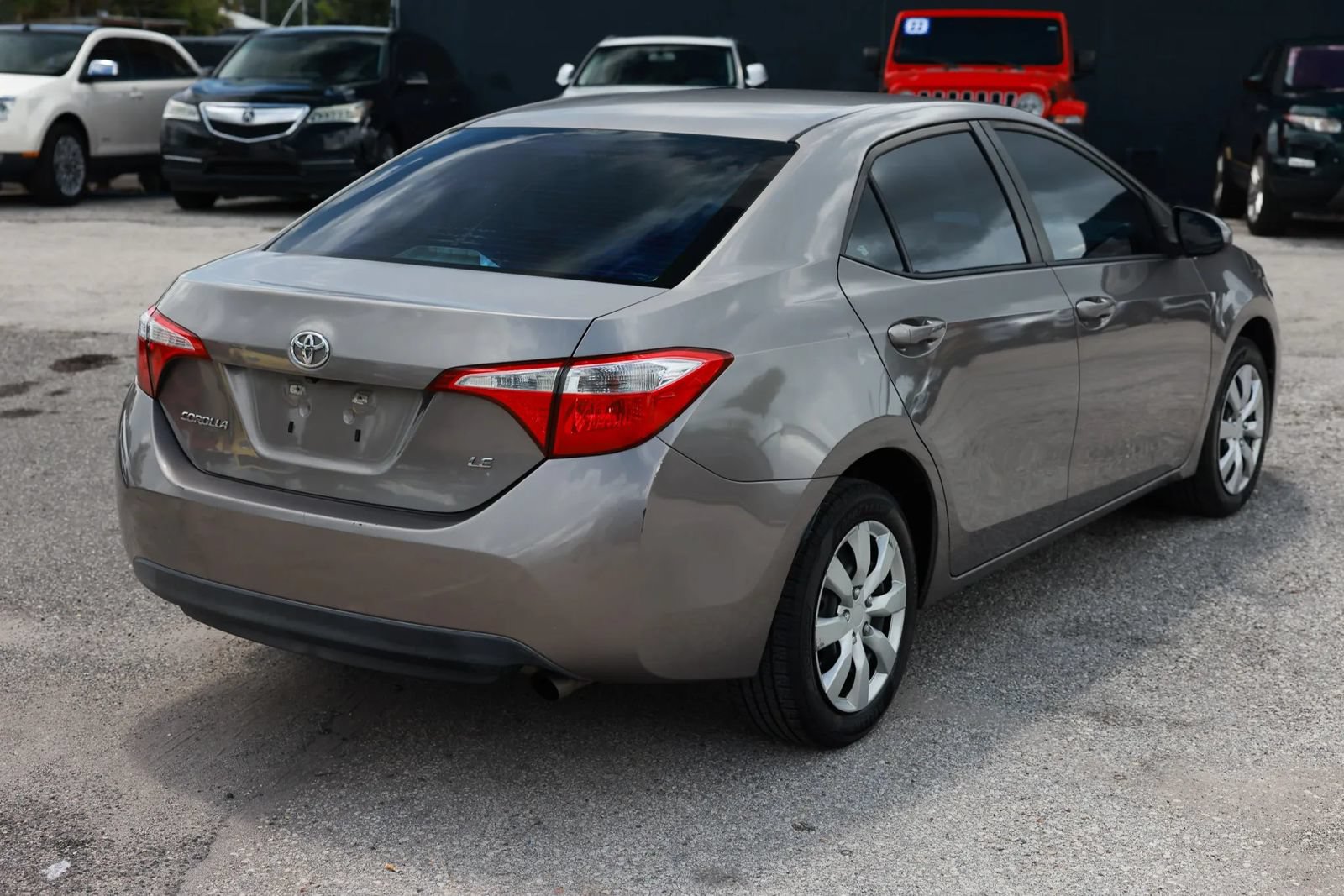 Used 2015 Toyota Corolla LE FWD image 7